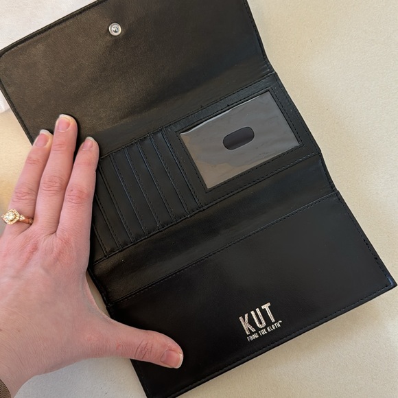 Kut from the Kloth wallet, black and white striped NEW - Picture 2 of 5